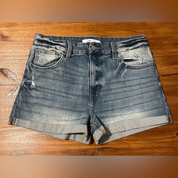 Buckle brand “Willow & Root” size L Mom Fit shorts - Picture 1 of 5